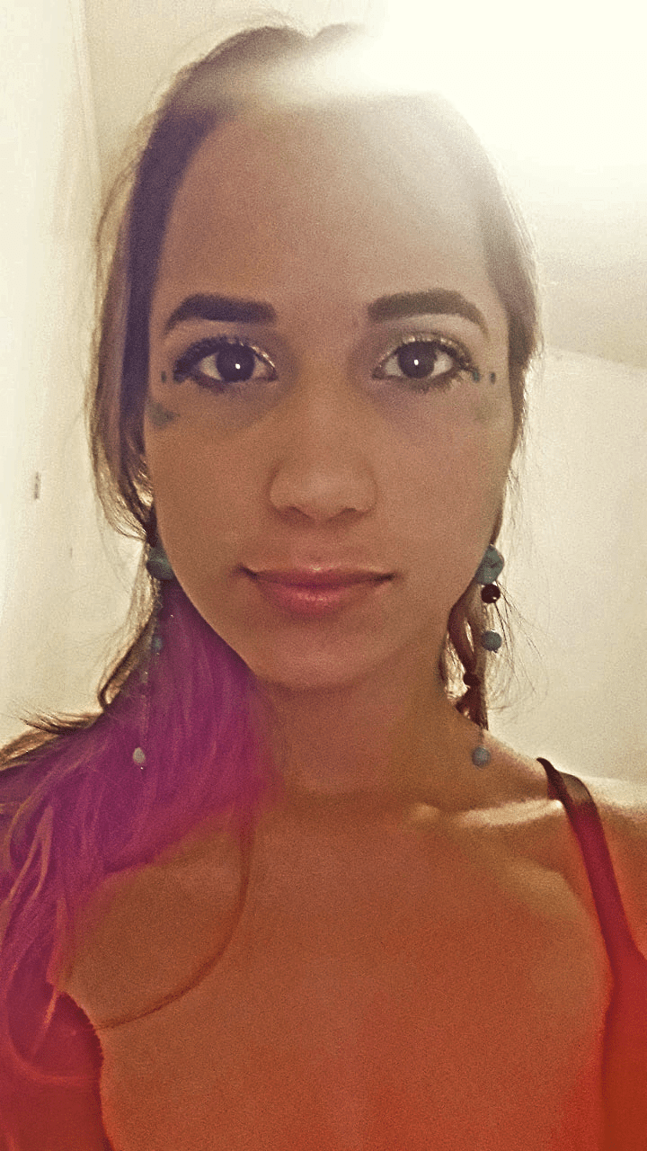 gold-metallic-eyeliner-meanro-makeup-look-megan-rojer