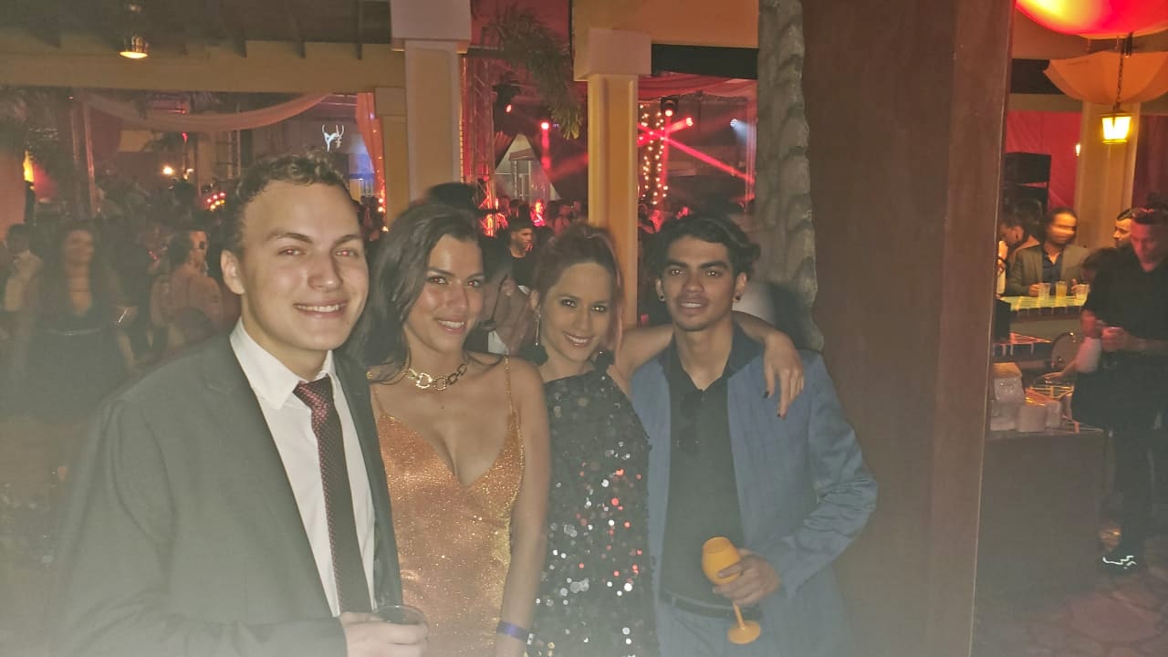 new-years-2020-party-aruba-cirque-du-freak-meanro-min